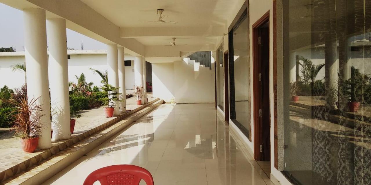 Hotel Radha Rani Mahal Khajurāho Exterior foto