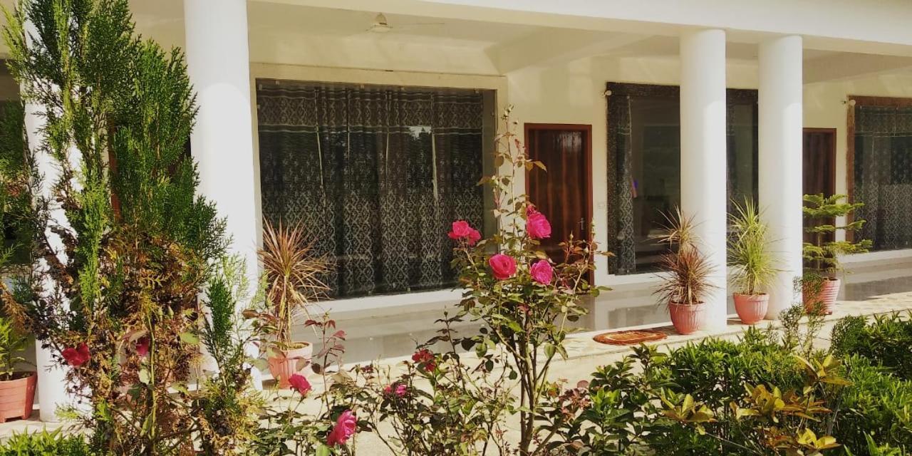 Hotel Radha Rani Mahal Khajurāho Exterior foto