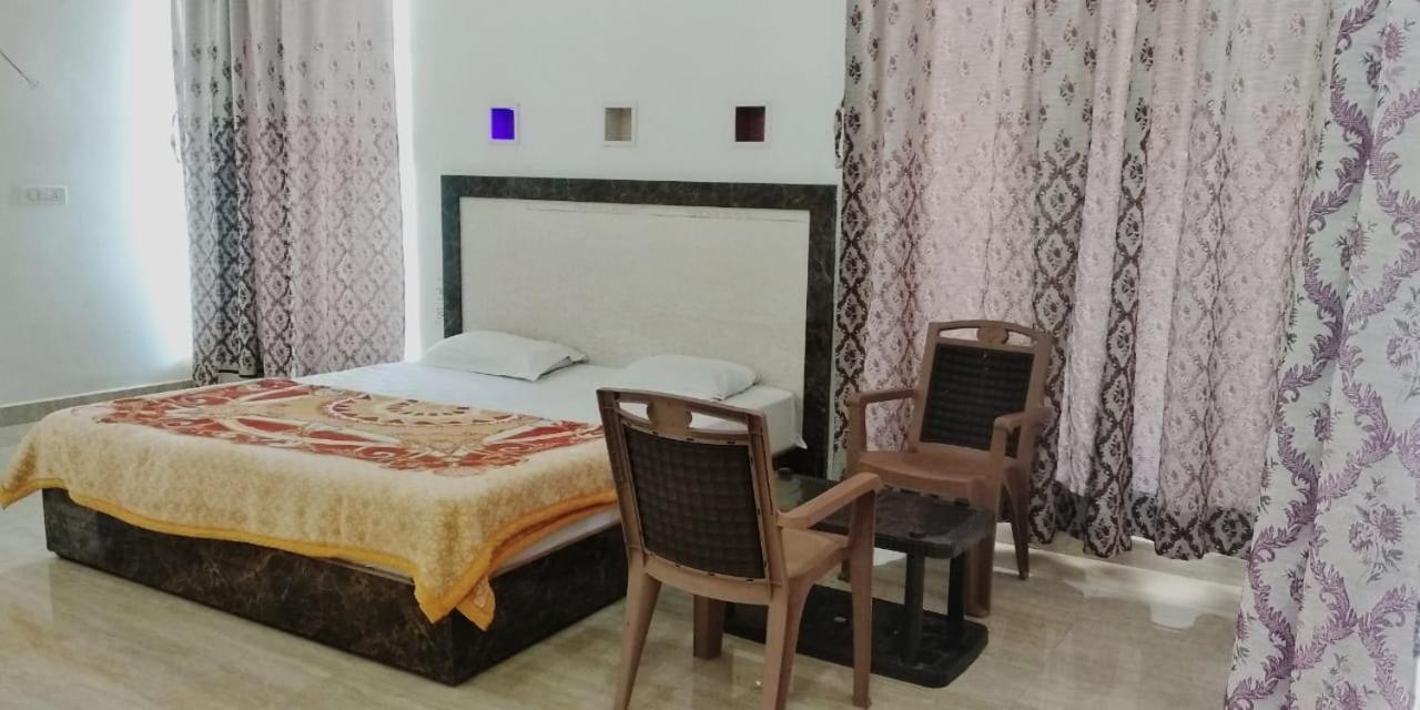 Hotel Radha Rani Mahal Khajurāho Exterior foto